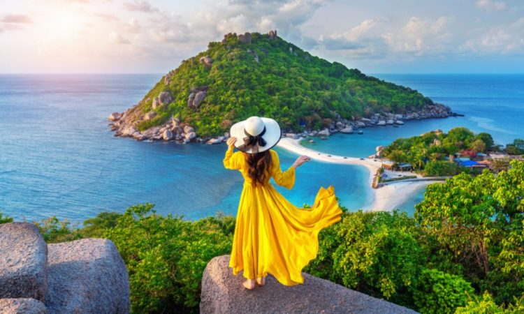 Ultimate Capsule Wardrobe of Dresses for Tropical Escape