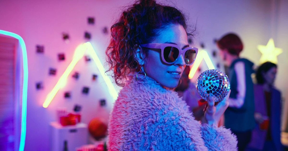 Travel-Friendly Party Looks for Effortless Glam