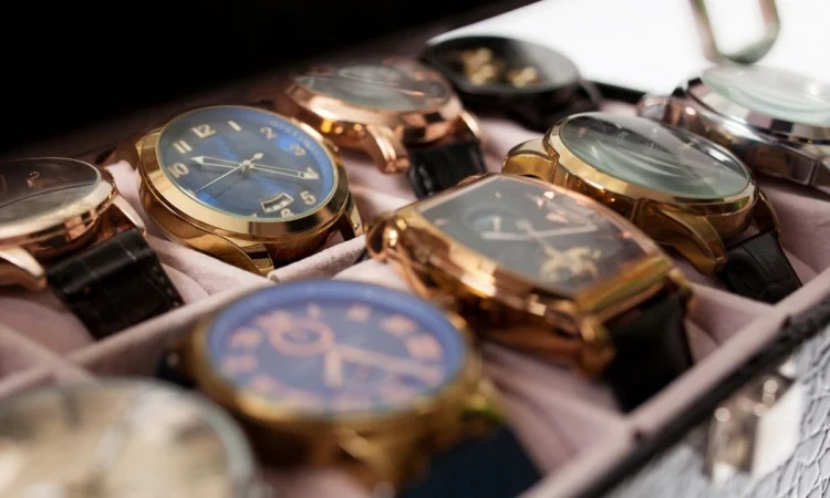 Luxury Watches: 10 Best Timepieces Every Collector Needs